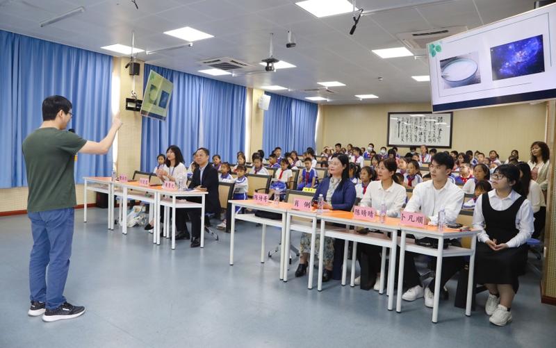 专家进校园之深圳市南山实验教育集团白芒小学